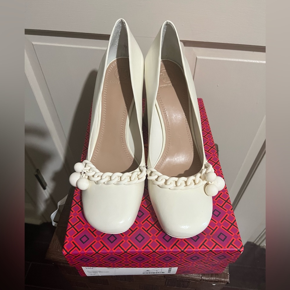 Tory Burch Addison Chain Heels in Ivory